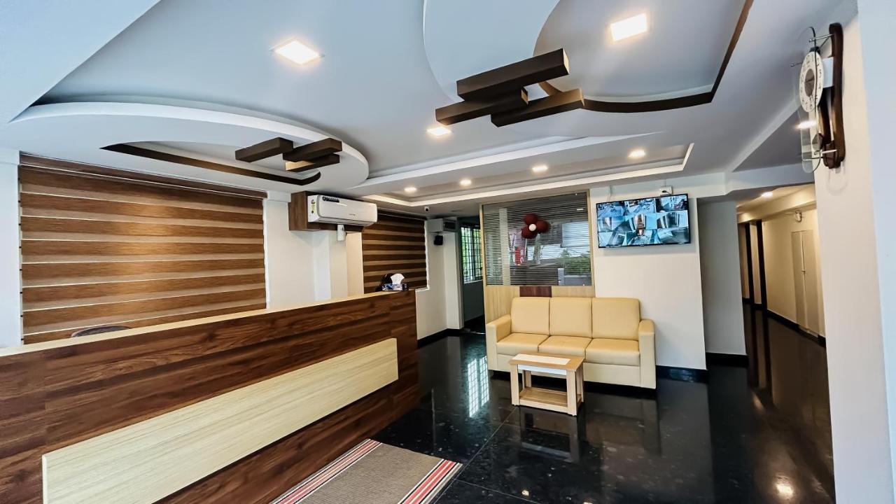 Emerald Inn Kochi ภายนอก รูปภาพ